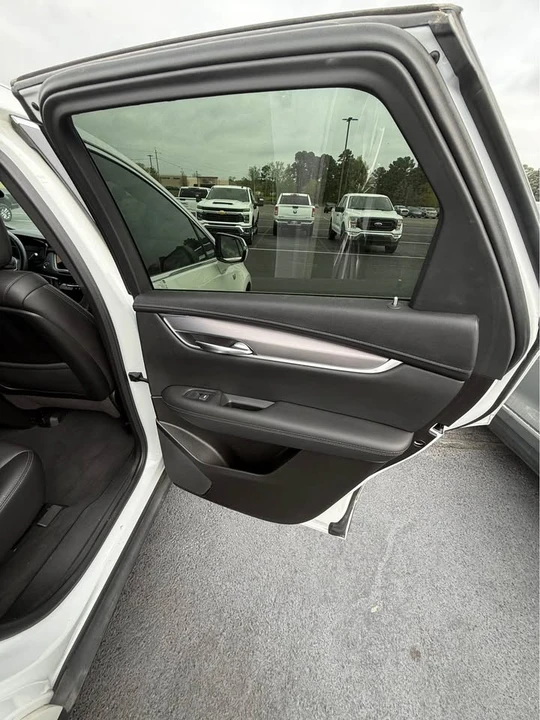 2022 Cadillac XT5 - Image 8 of 11