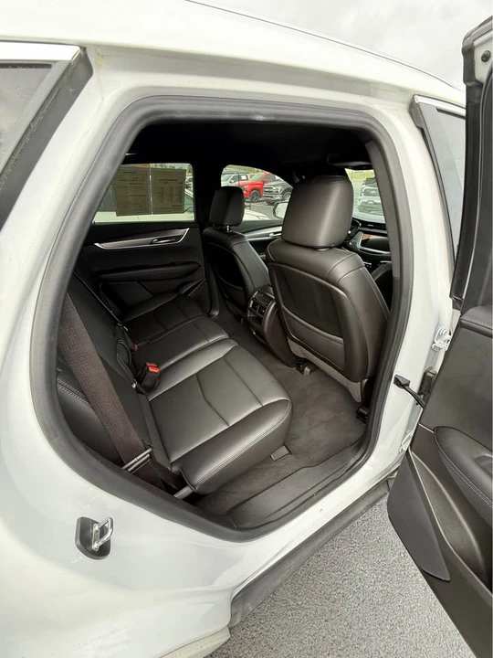 2022 Cadillac XT5 - Image 9 of 11