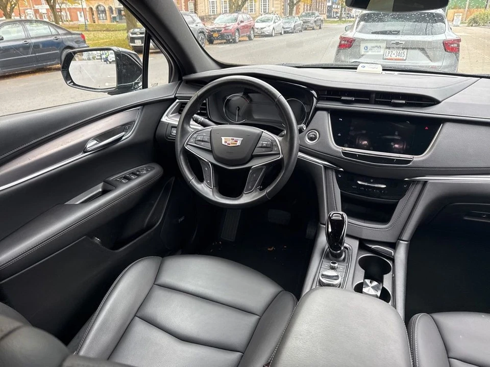 2022 Cadillac XT5 - Image 11 of 12