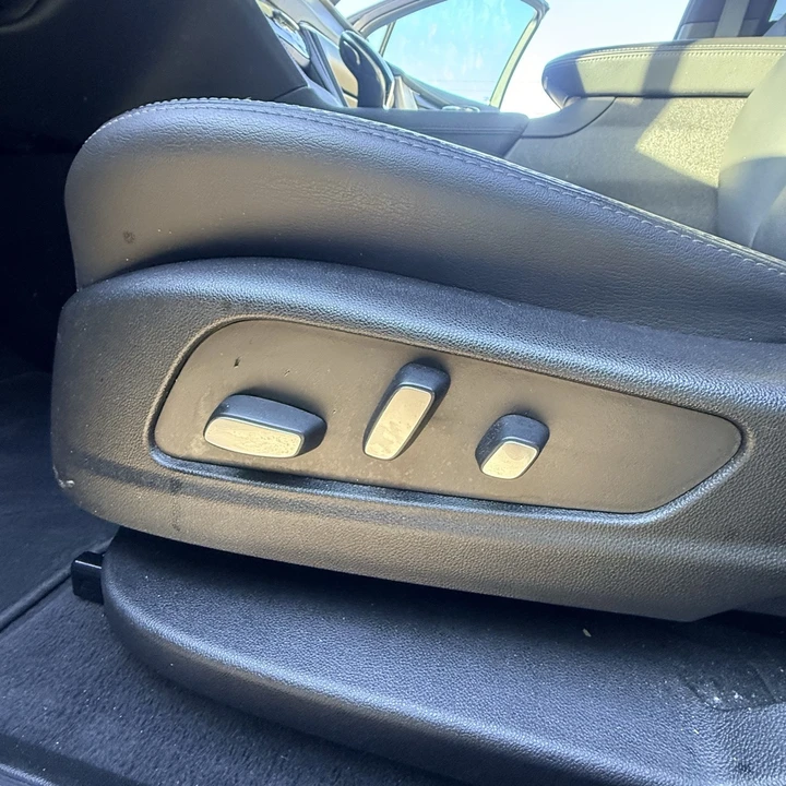 2022 Cadillac XT5 - Image 19 of 21