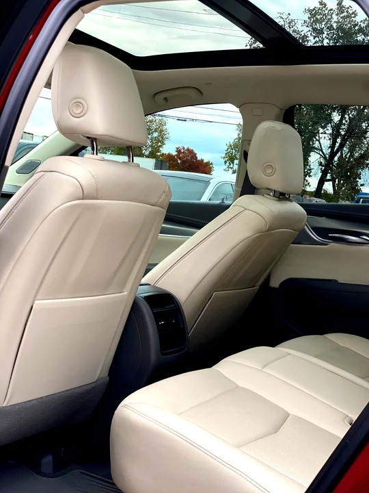 2022 Cadillac XT5 - Image 8 of 21