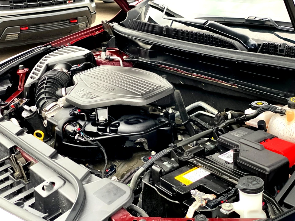 2022 Cadillac XT5 - Image 19 of 21