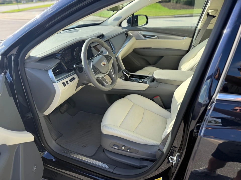 2022 Cadillac XT5 - Image 10 of 20