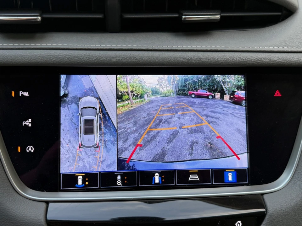 2022 Cadillac XT5 - Image 16 of 20