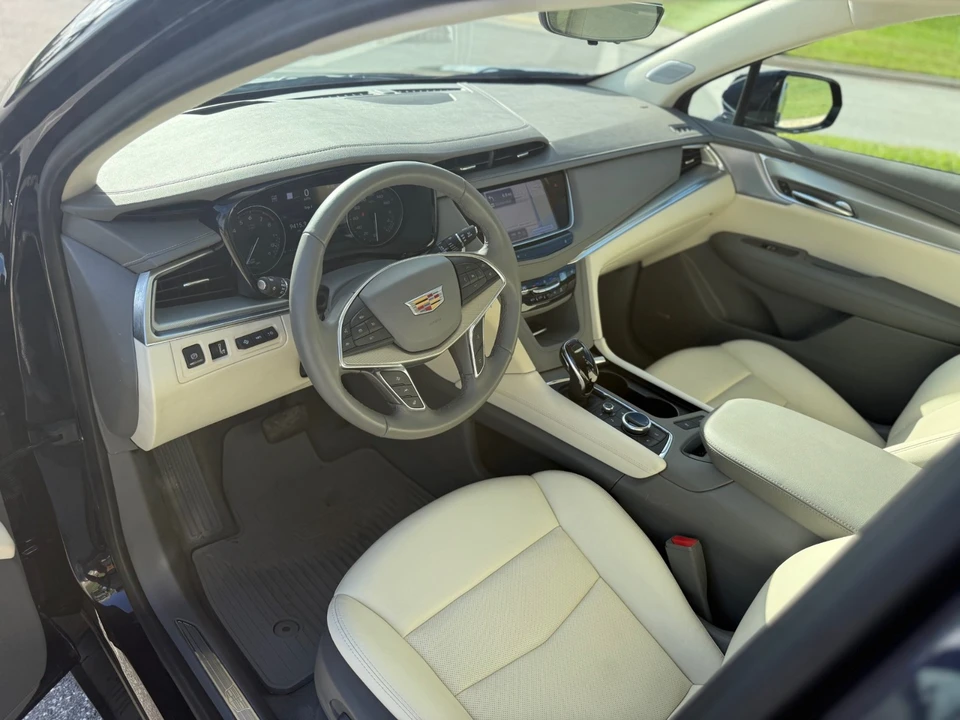 2022 Cadillac XT5 - Image 11 of 20