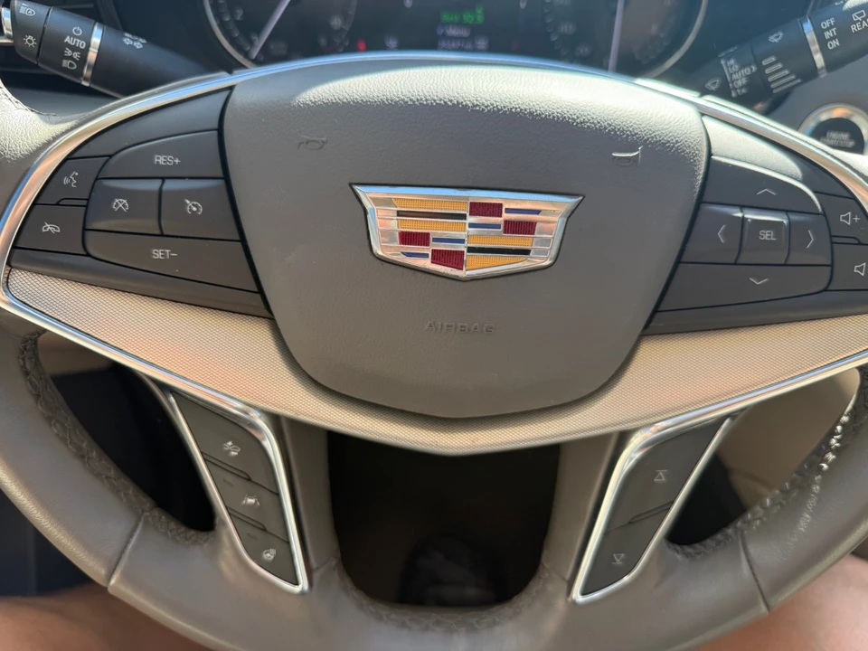 2022 Cadillac XT5 - Image 15 of 20