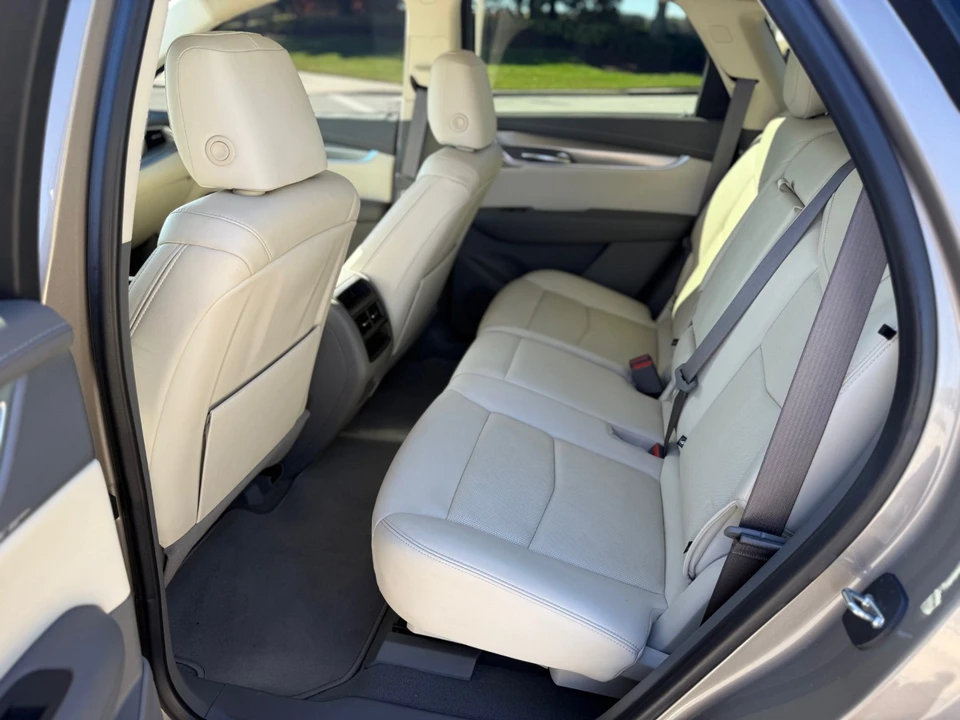 2022 Cadillac XT5 - Image 10 of 20