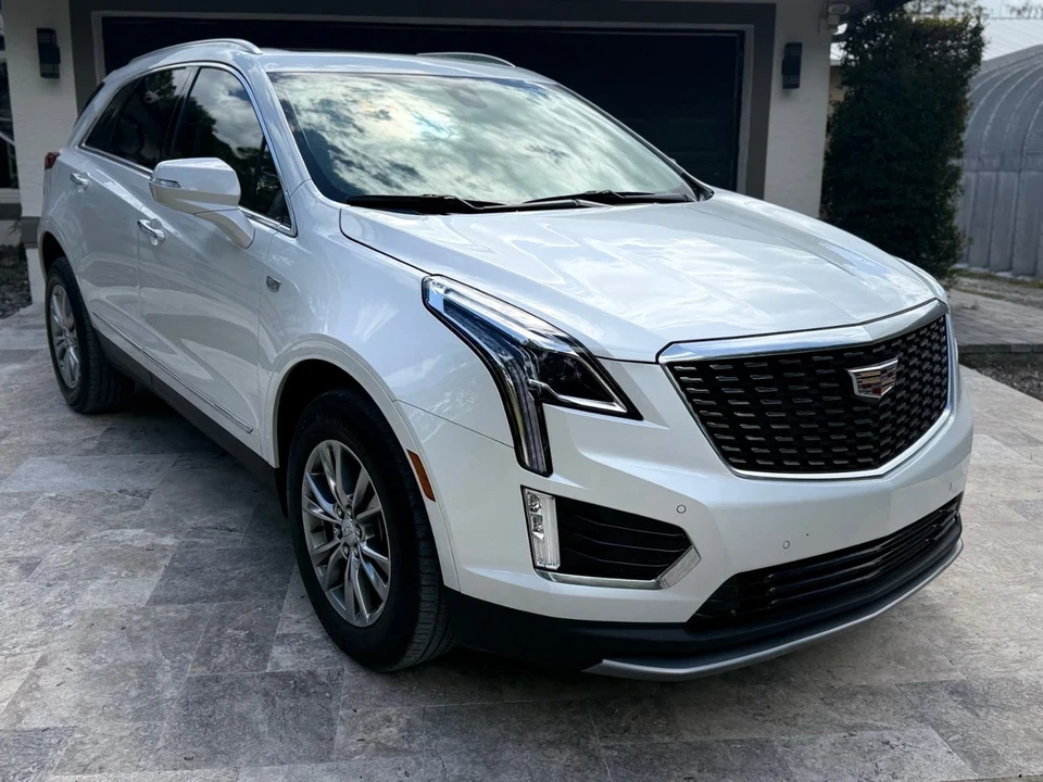 2022 Cadillac XT5 - Image 2 of 20