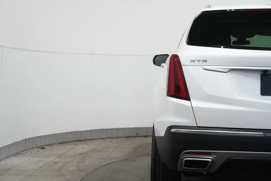 2022 Cadillac XT5 - Image 11 of 12