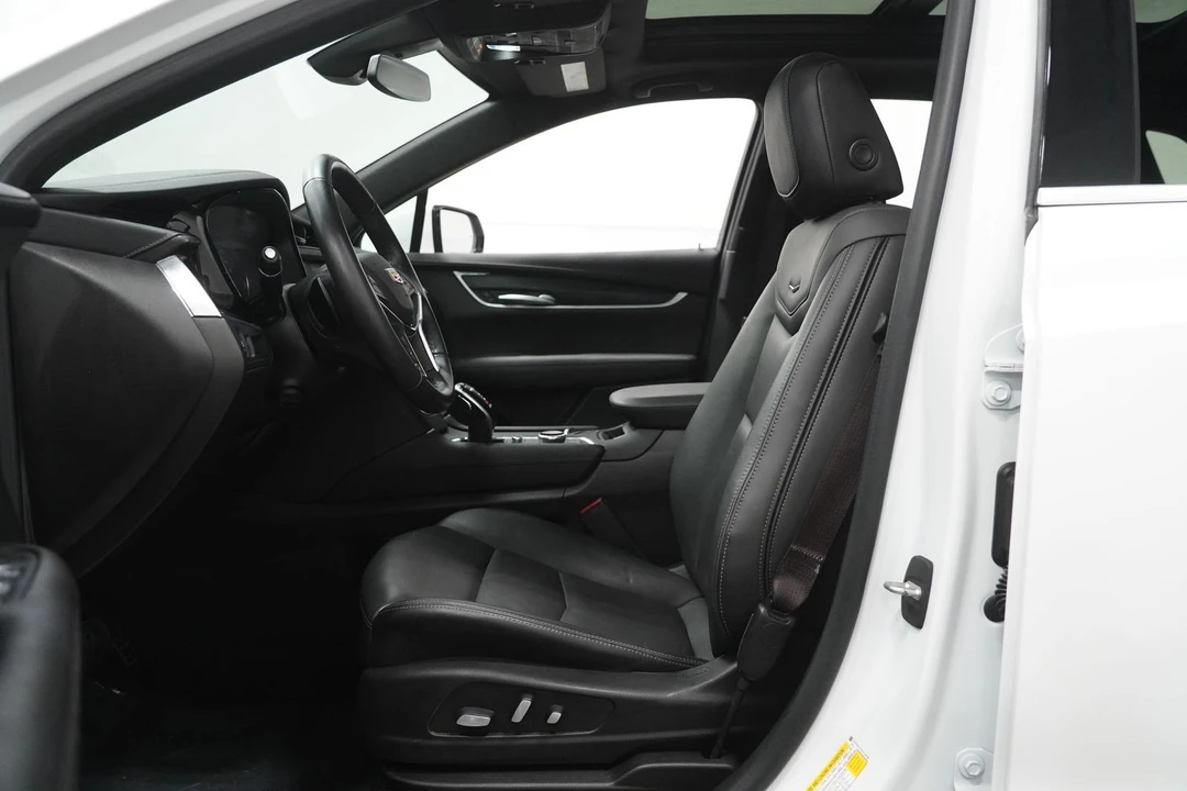 2022 Cadillac XT5 - Image 2 of 12