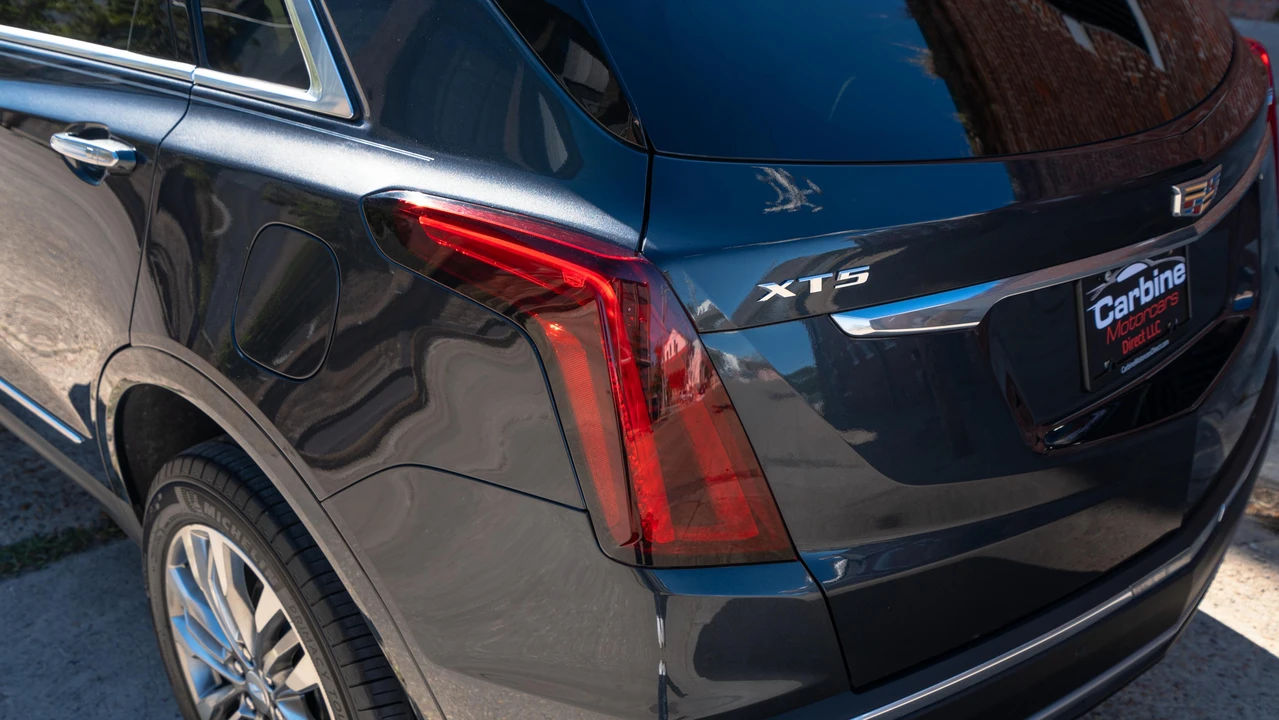 2022 Cadillac XT5 - Image 28 of 31