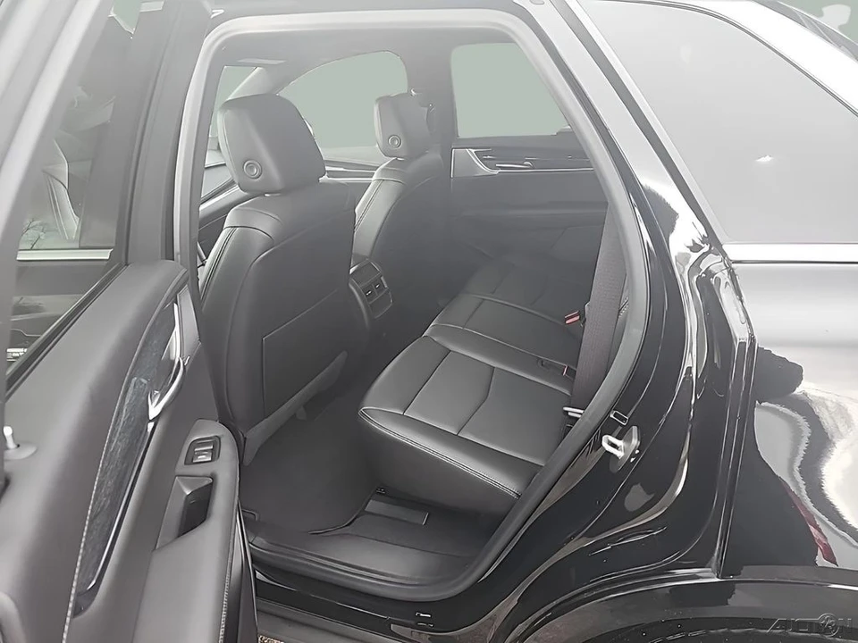 2022 Cadillac XT5 - Image 19 of 21