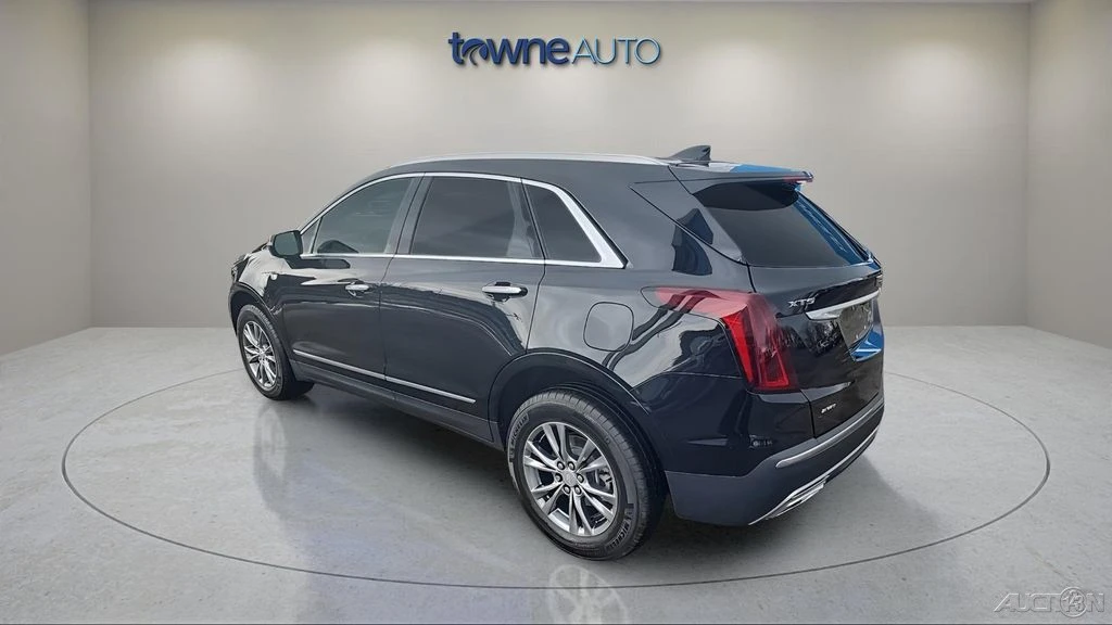 2022 Cadillac XT5 - Image 3 of 21