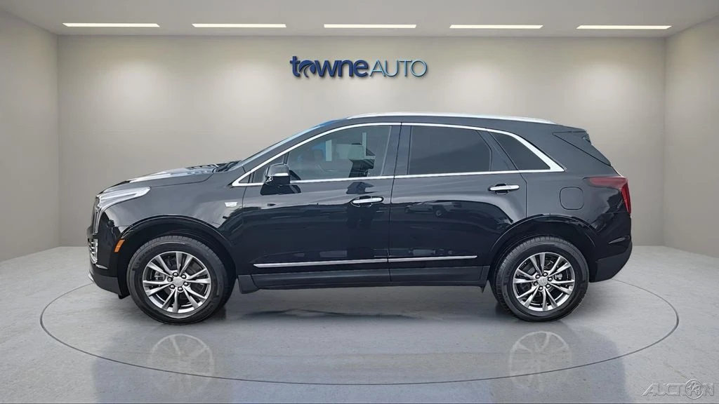 2022 Cadillac XT5 - Image 2 of 21