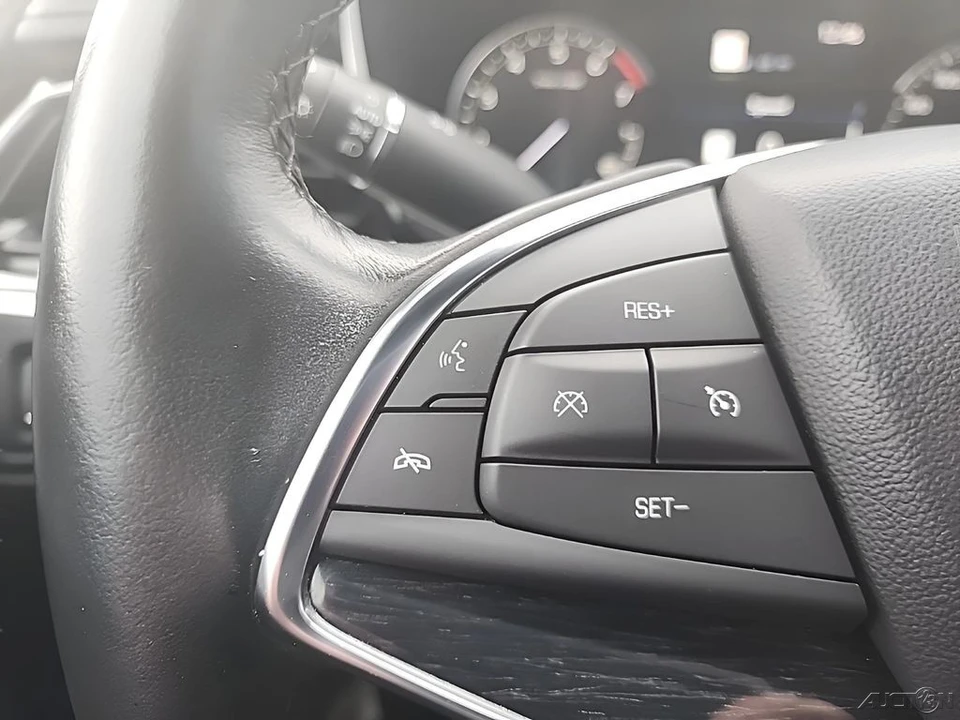2022 Cadillac XT5 - Image 15 of 21
