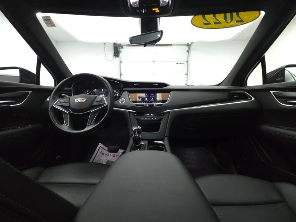 2022 Cadillac XT5 - Image 2 of 12