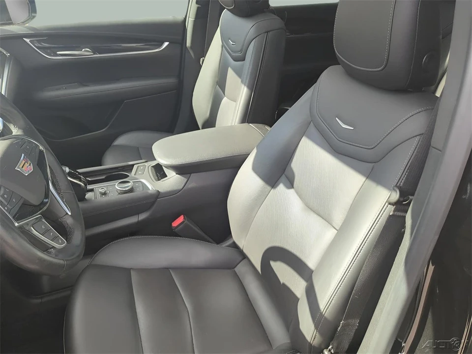 2022 Cadillac XT5 - Image 11 of 12