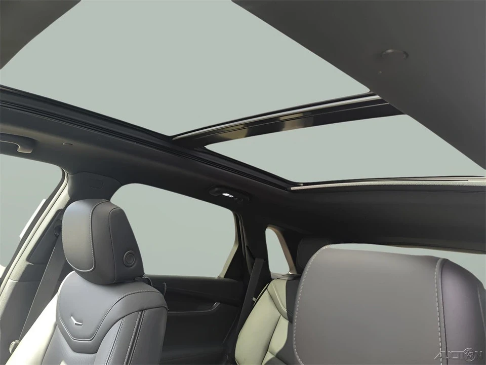 2022 Cadillac XT5 - Image 10 of 12