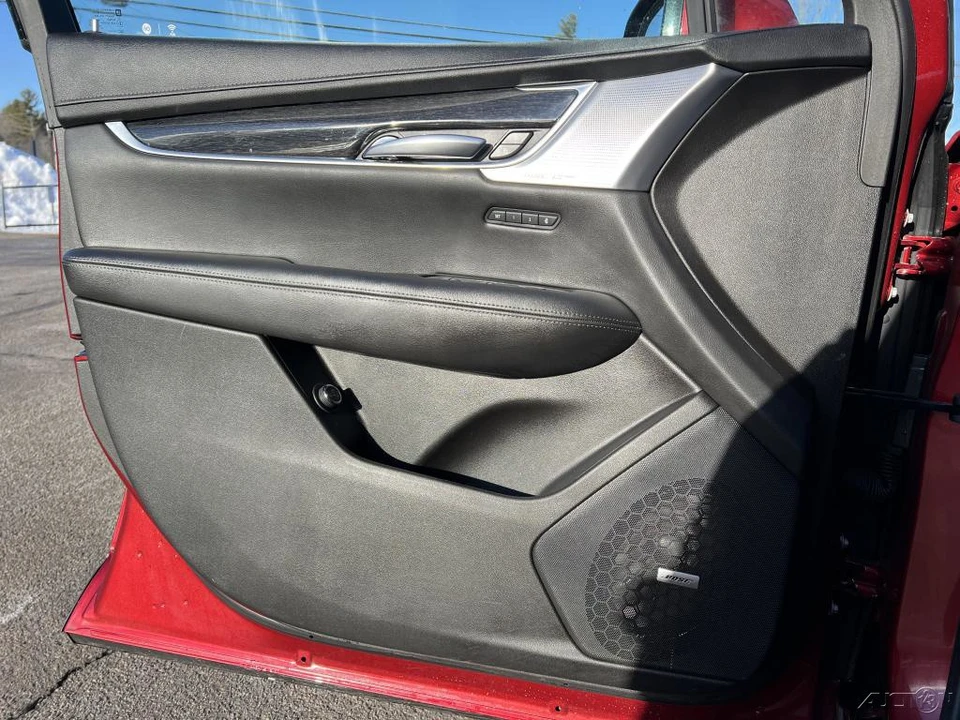 2022 Cadillac XT5 - Image 11 of 12