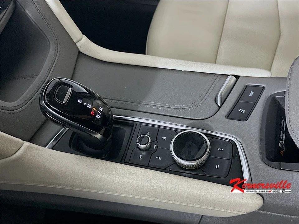 2022 Cadillac XT5 - Image 16 of 21