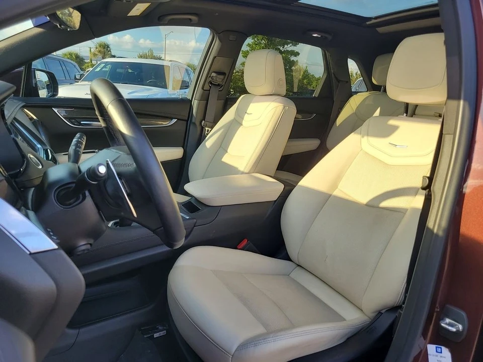 2022 Cadillac XT5 - Image 18 of 21