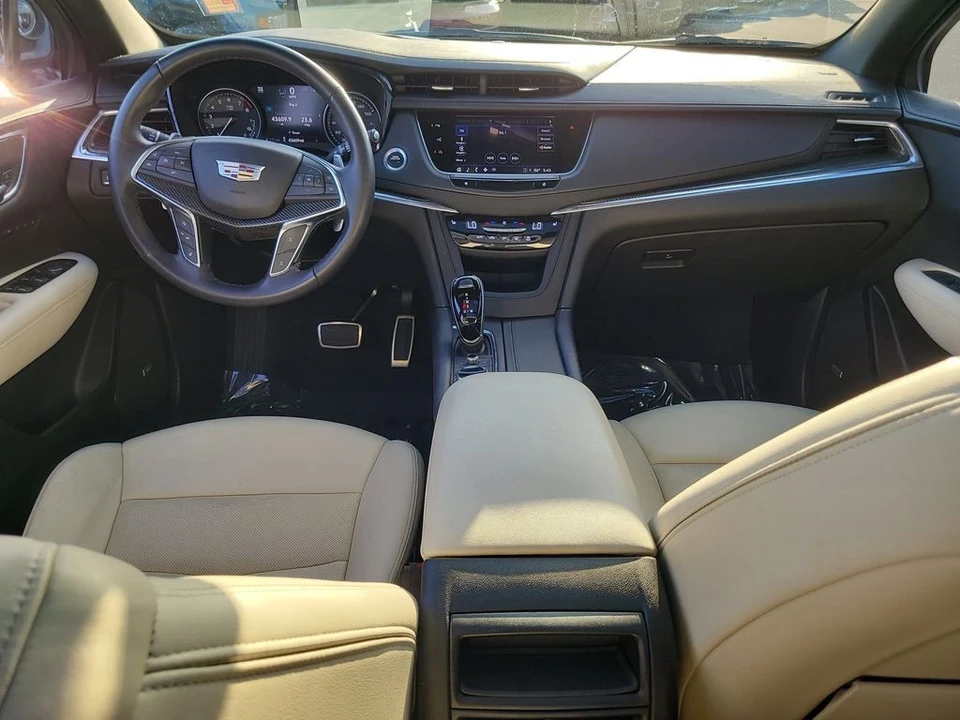 2022 Cadillac XT5 - Image 13 of 21