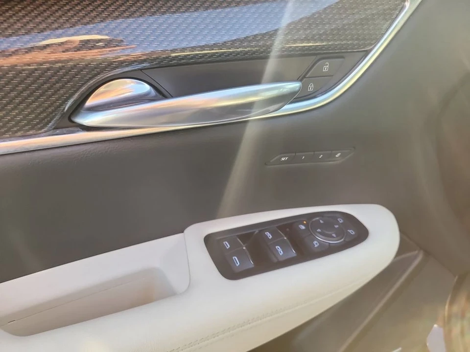 2022 Cadillac XT5 - Image 15 of 21
