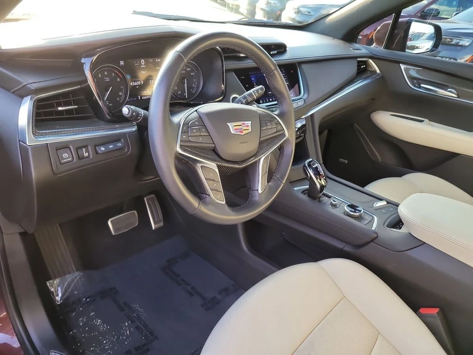 2022 Cadillac XT5 - Image 17 of 21