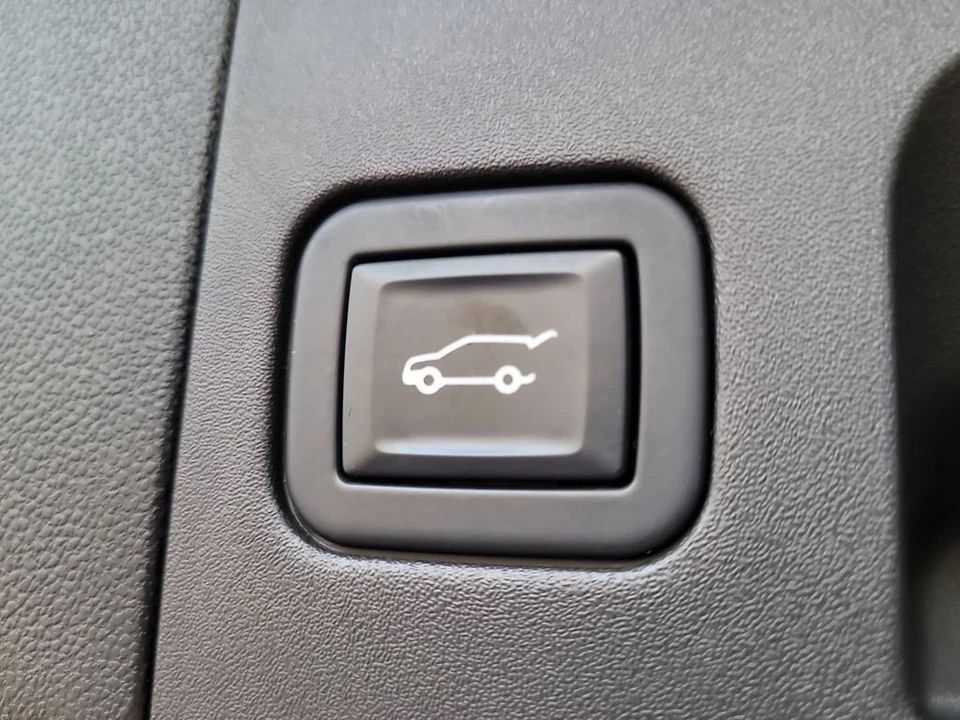 2022 Cadillac XT5 - Image 9 of 12