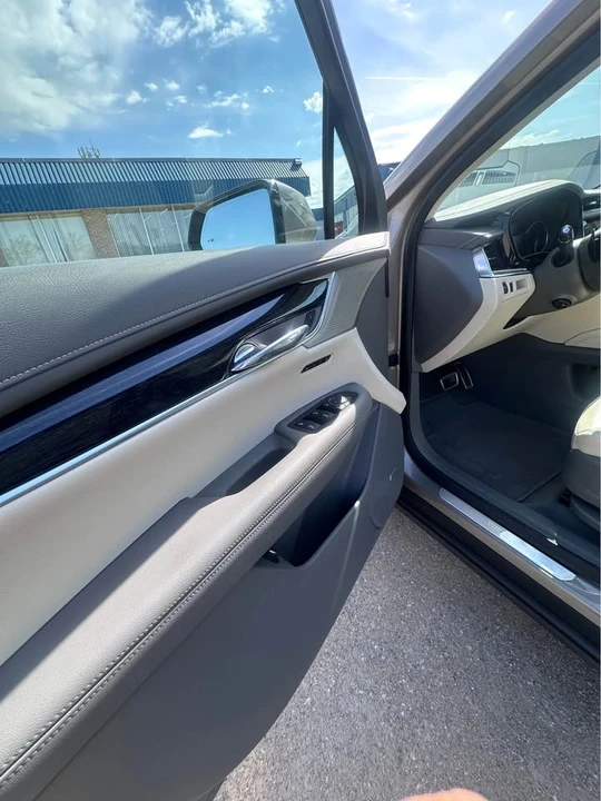 2022 Cadillac XT6 - Image 9 of 10