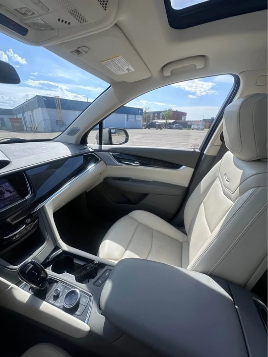 2022 Cadillac XT6 - Image 8 of 10
