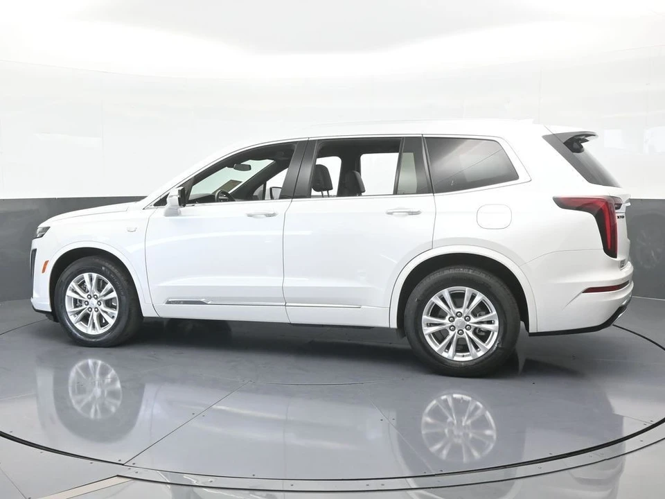 2022 Cadillac XT6 - Image 3 of 12