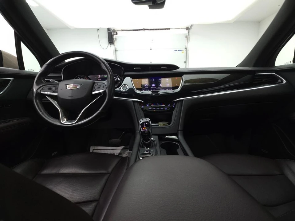 2022 Cadillac XT6 - Image 2 of 12