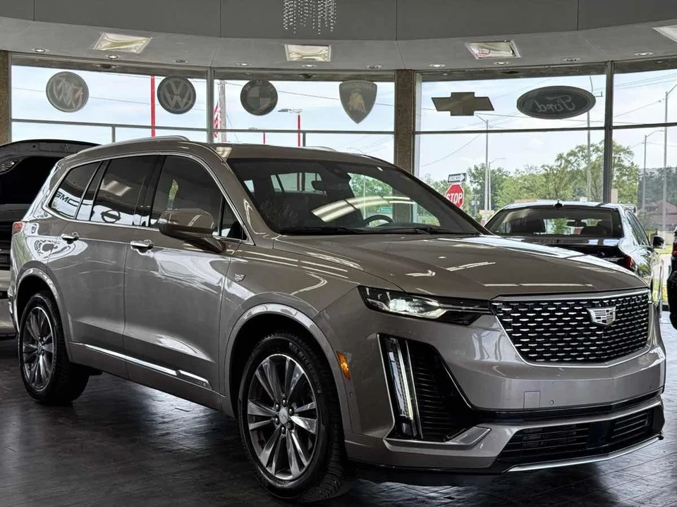 2022 Cadillac XT6 - Image 2 of 21