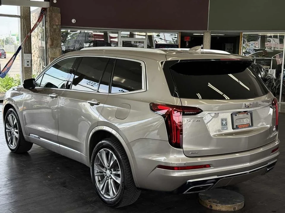 2022 Cadillac XT6 - Image 16 of 21