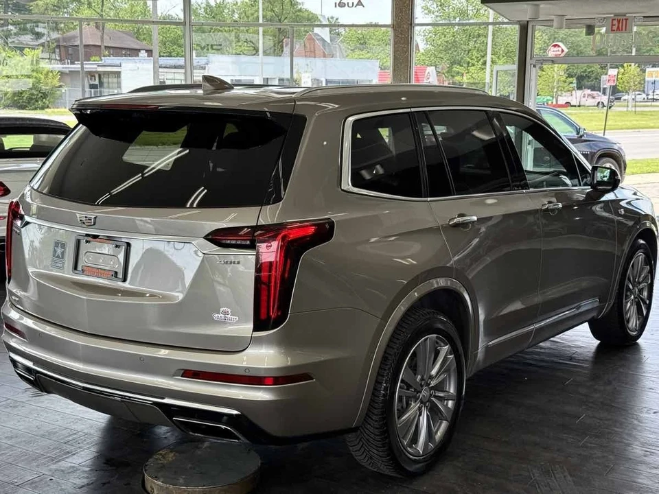 2022 Cadillac XT6 - Image 13 of 21
