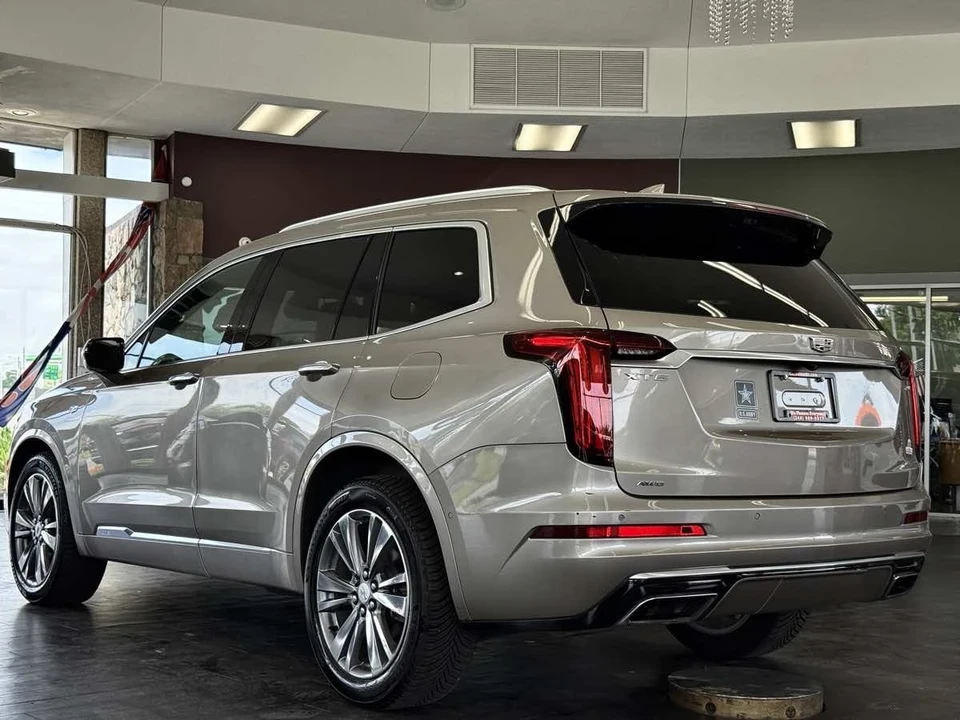 2022 Cadillac XT6 - Image 17 of 21