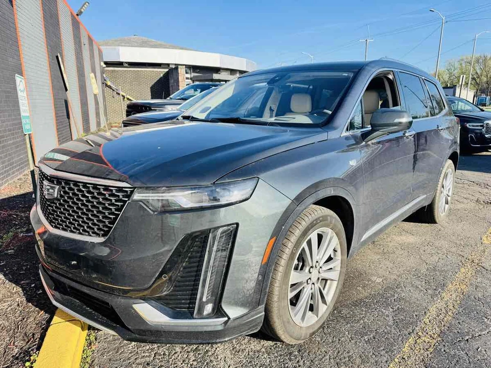 2022 Cadillac XT6 - Image 3 of 14