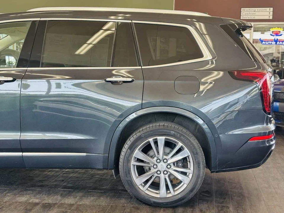 2022 Cadillac XT6 - Image 15 of 31