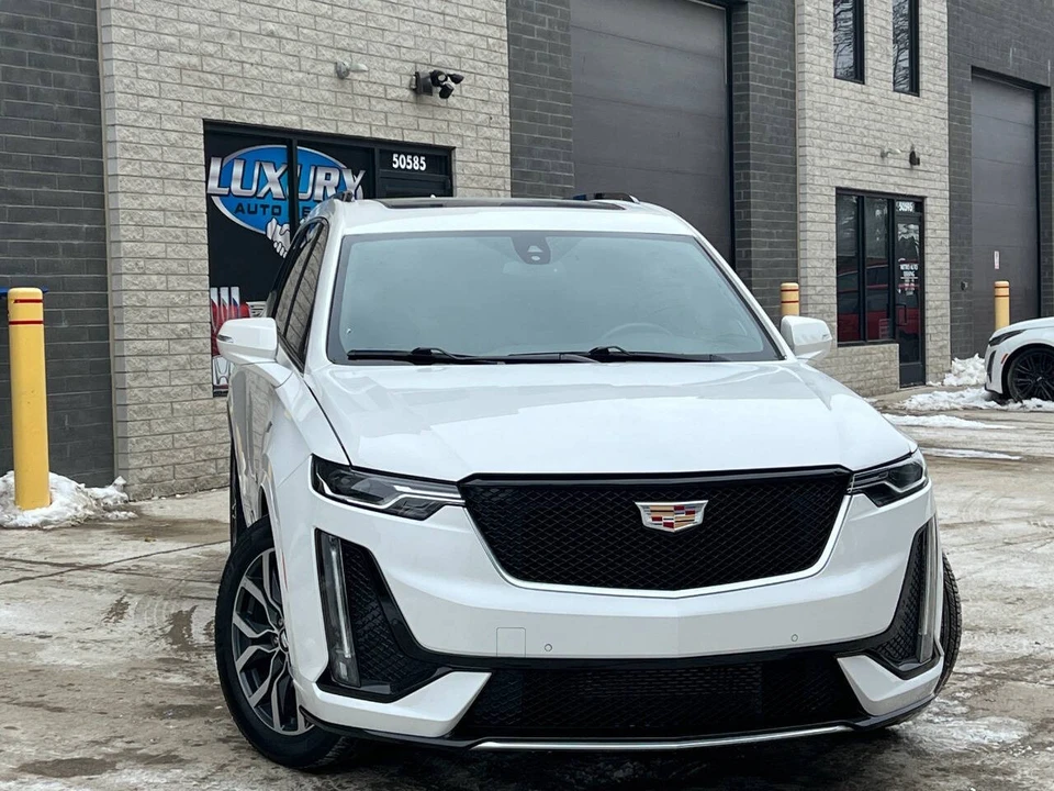 2022 Cadillac XT6 - Image 2 of 21