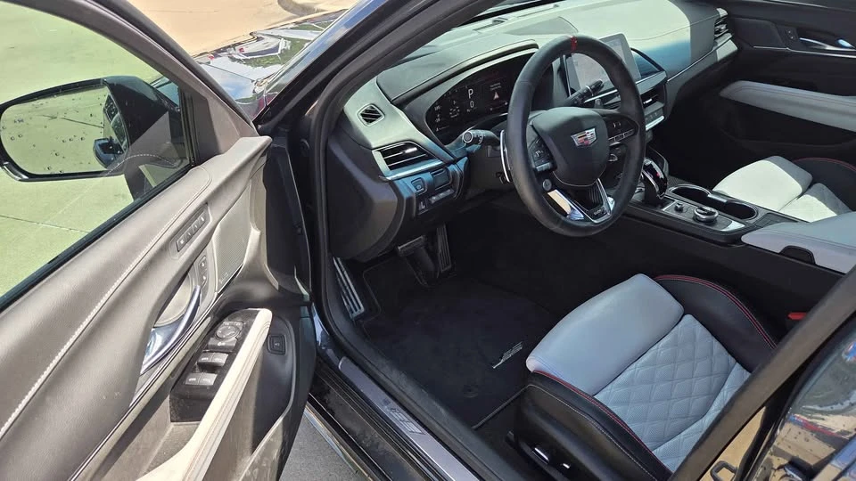 2022 Cadillac CT4-V - Image 8 of 14