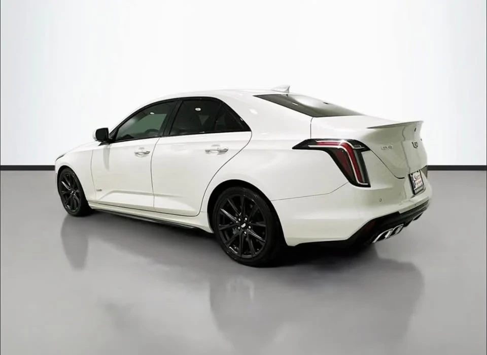 2022 Cadillac CT4-V - Image 2 of 10