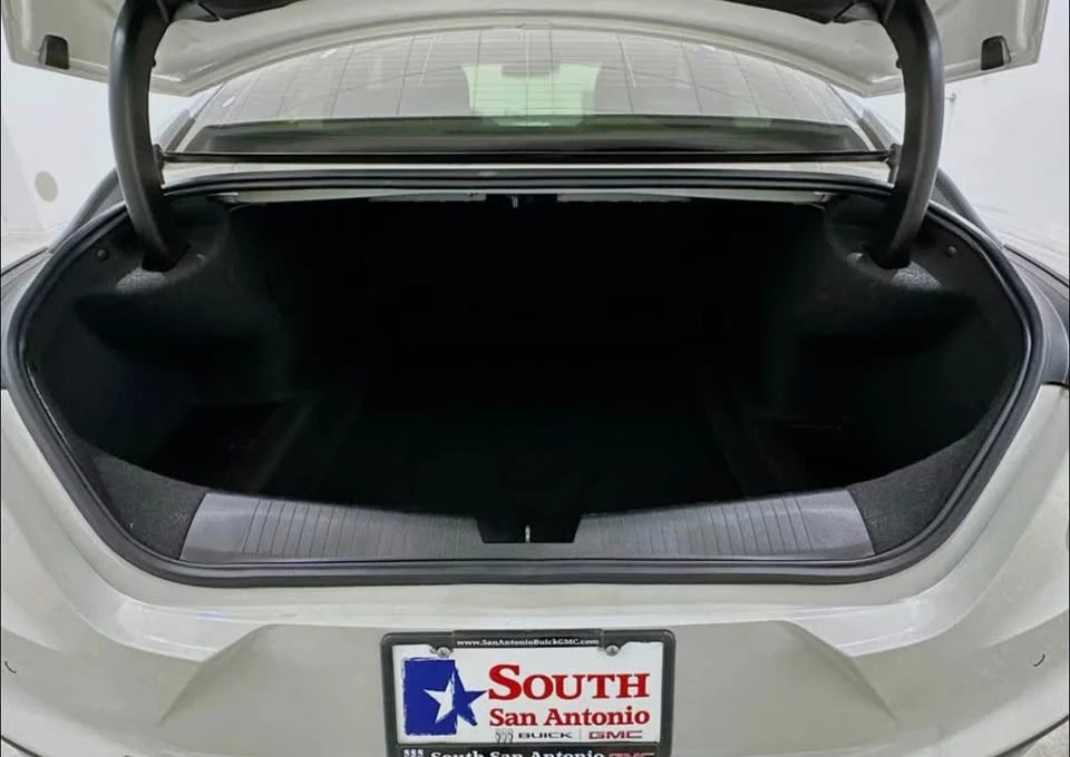 2022 Cadillac CT4-V - Image 8 of 10