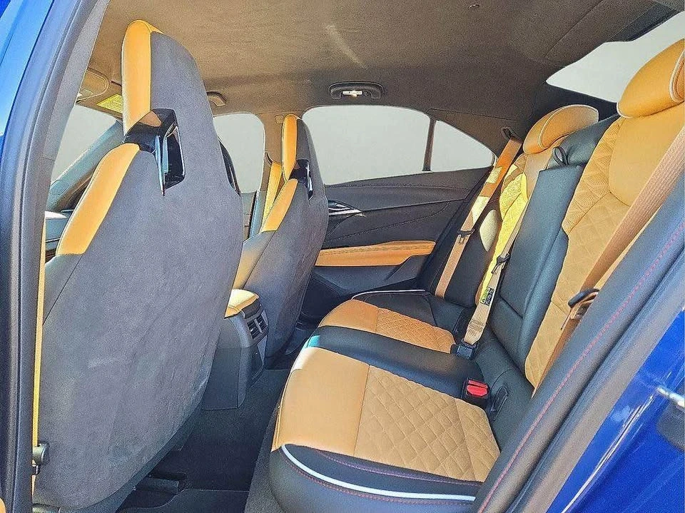 2022 Cadillac CT4-V Blackwing - Image 11 of 12