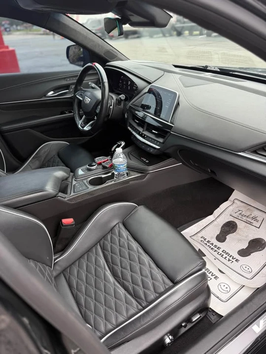 2022 Cadillac CT4-V Blackwing - Image 10 of 16