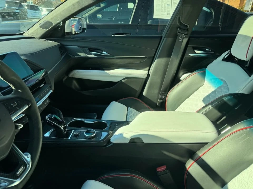 2022 Cadillac CT4-V Blackwing - Image 10 of 11