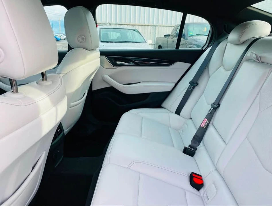 2022 Cadillac CT5 - Image 10 of 11