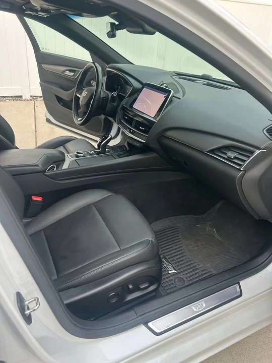 2022 Cadillac CT5 - Image 15 of 19