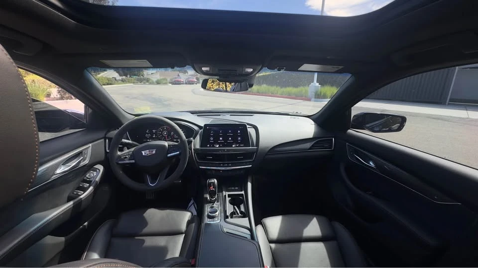 2022 Cadillac CT5 - Image 10 of 15