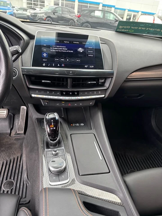 2022 Cadillac CT5 - Image 8 of 9